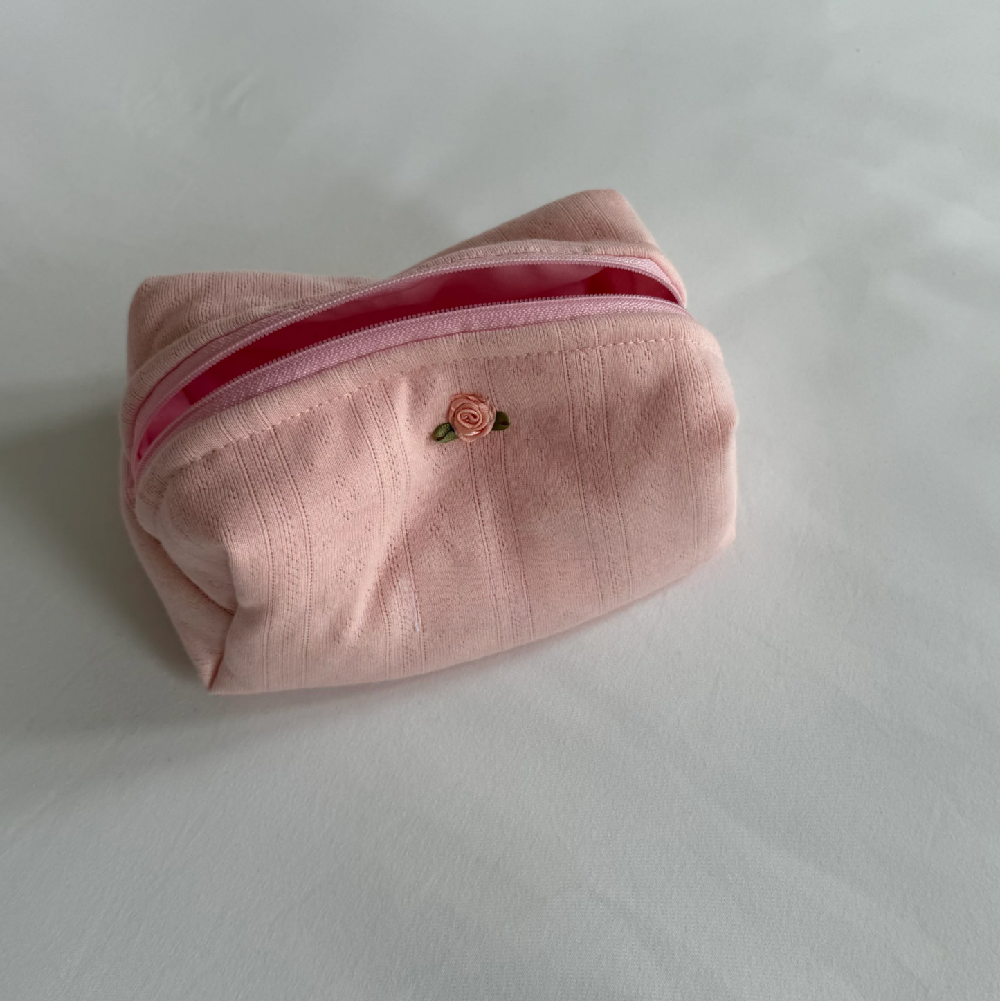 🤍 Classic Maevey Makeup Bag