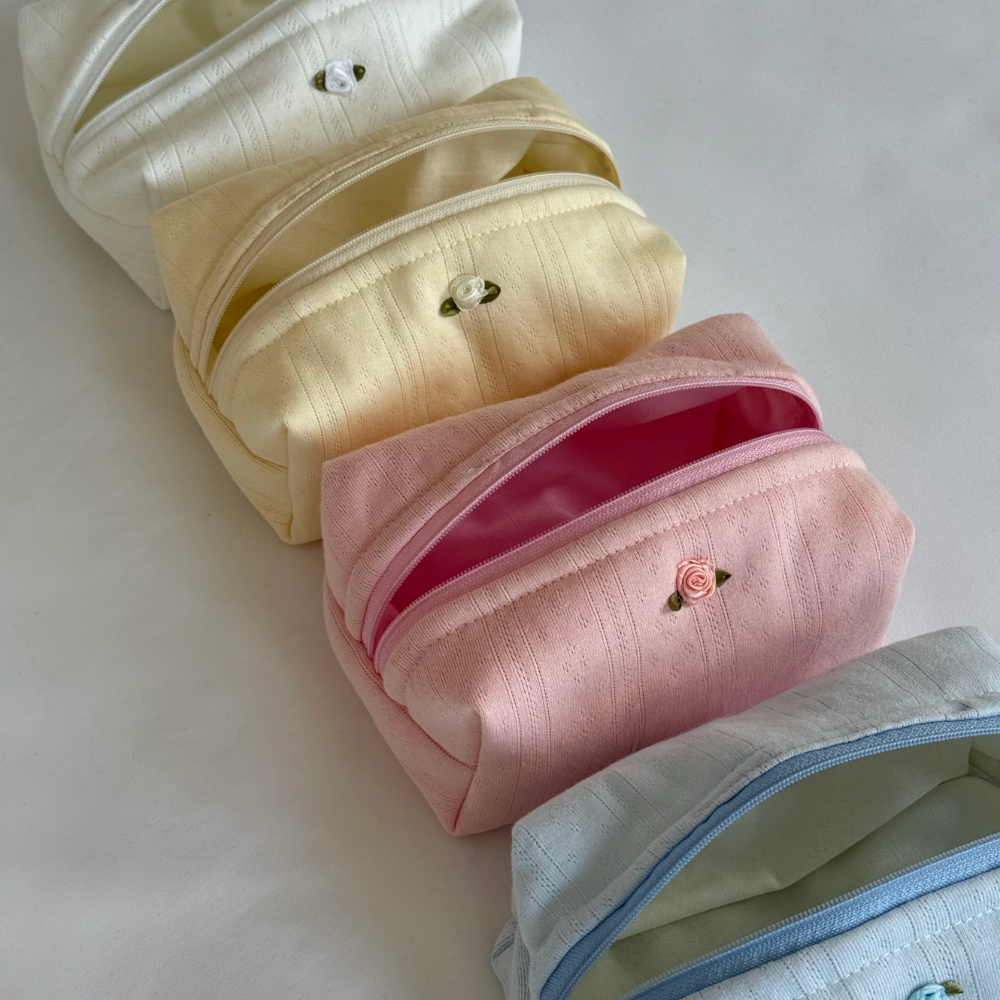 🤍 Classic Maevey Makeup Bag