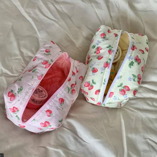 🍓 Strawberry Dream Beauty Bag